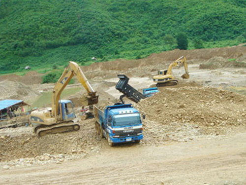 老撾、柬埔寨礦區工程車